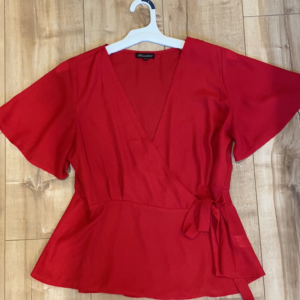Women’s Size Large Red Wrap Top